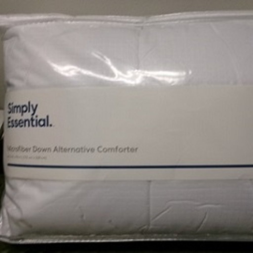 White Twin Size Microfiber Down Alternative Comforter (68” W x 90” L)